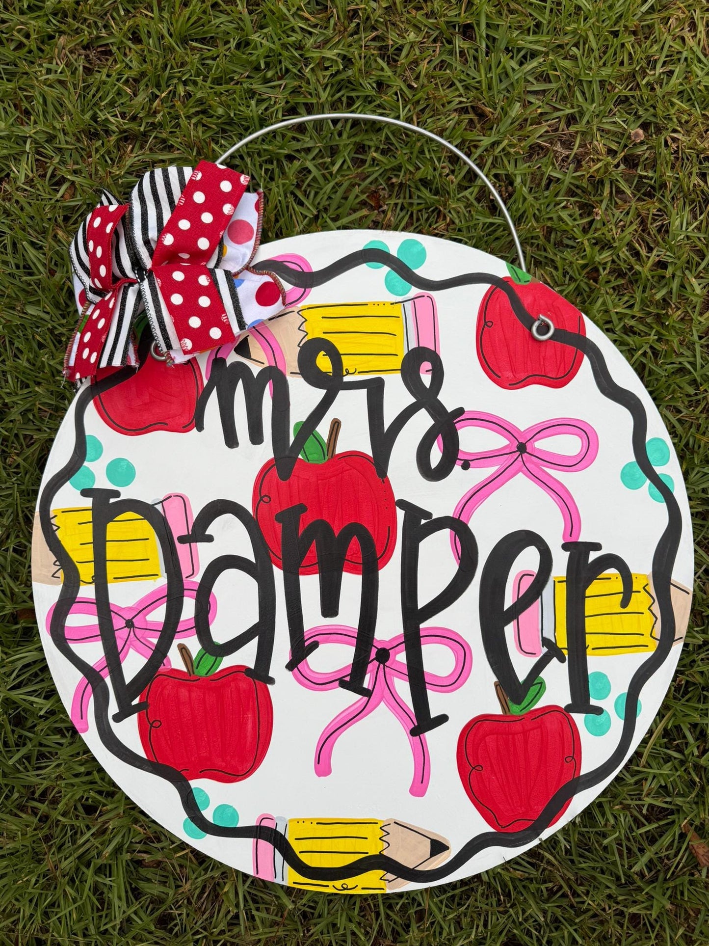 Teacher Apple Pencil Bow door hanger