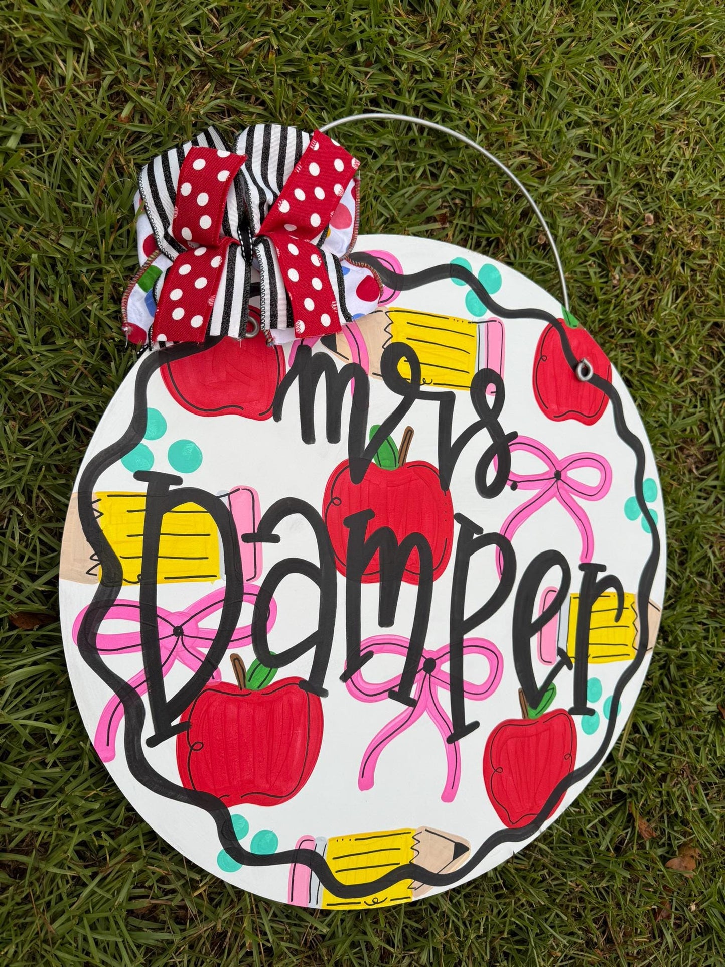 Teacher Apple Pencil Bow door hanger